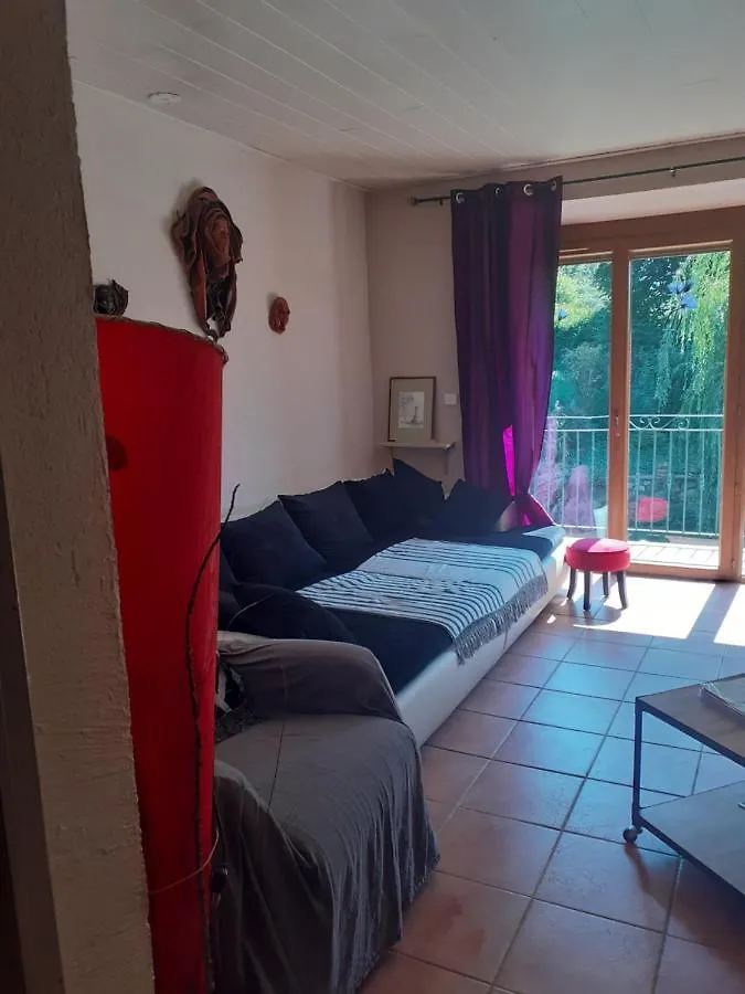 Maison De Campagne A L'Etage Pierre-Chatel 0*,